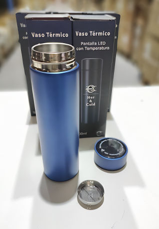 Thermos for hot and cold drinks with display